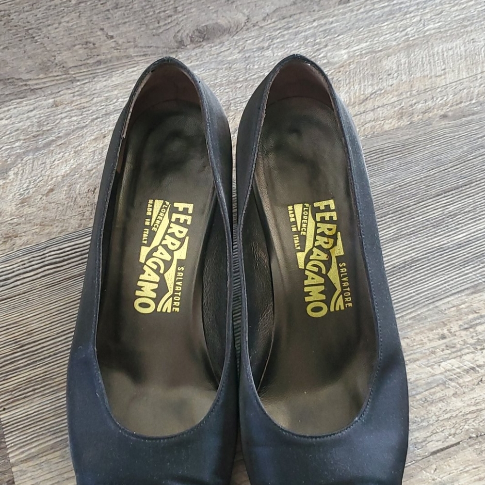 Salvatore Ferragamo black fabric shoes size 8C - Picture 5 of 11